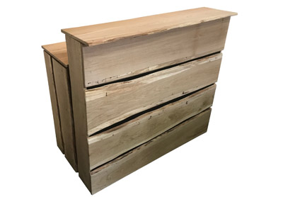 Theke Rustikal aus Eiche mit Totwurml�chern und Astl�chern