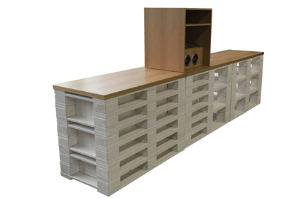 Messetheke Upcycling aus Paletten wei� lackiert